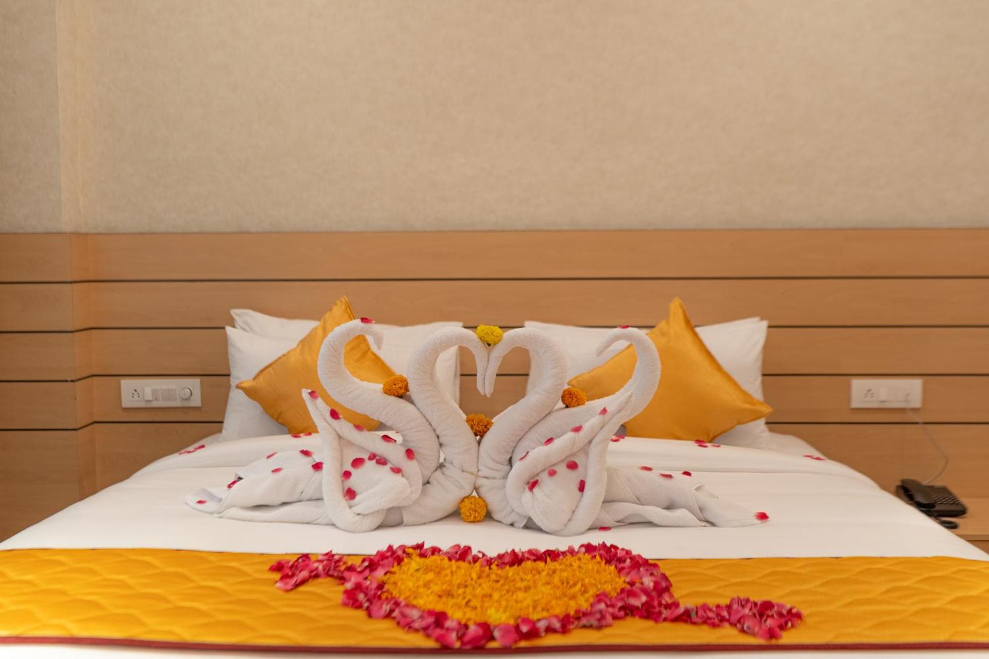 Serene Resort Hyderabad Shamshabad Exterior foto
